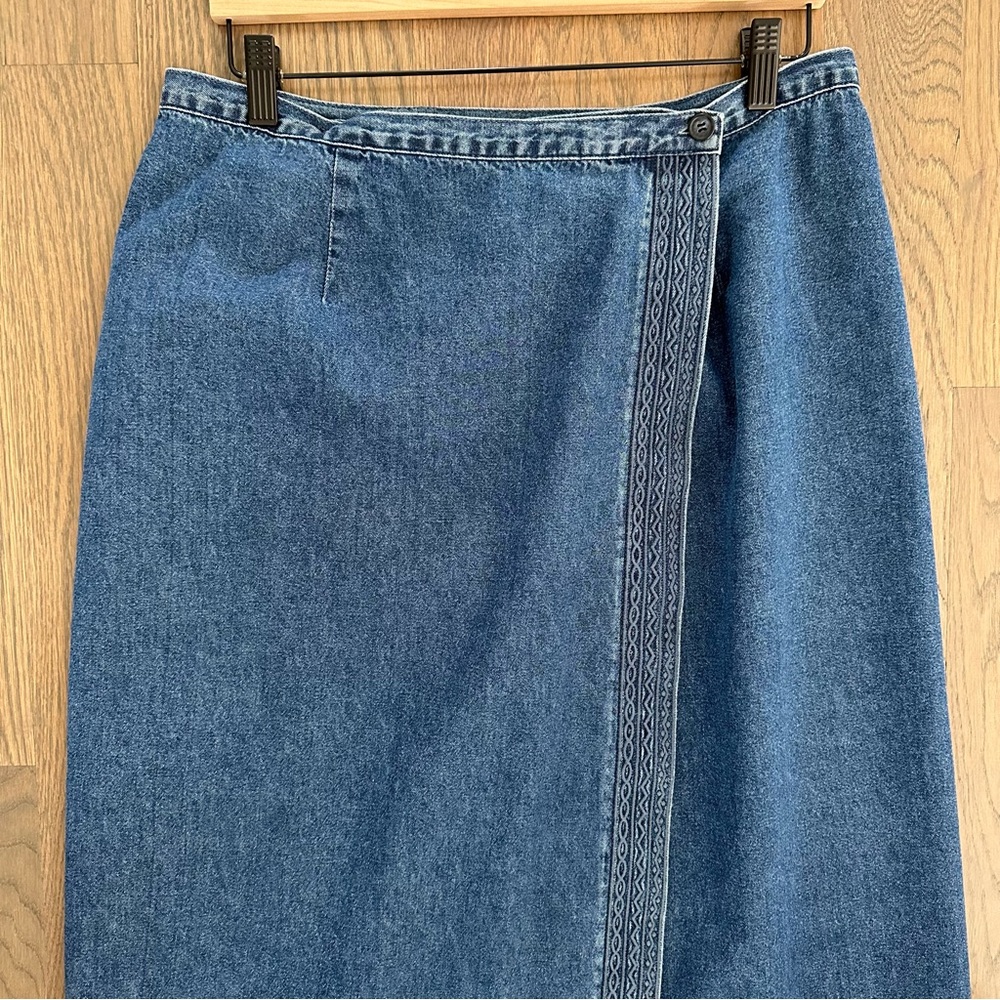 Vintage Talbots Embroidered Chambray Denim Wrap M… - image 2